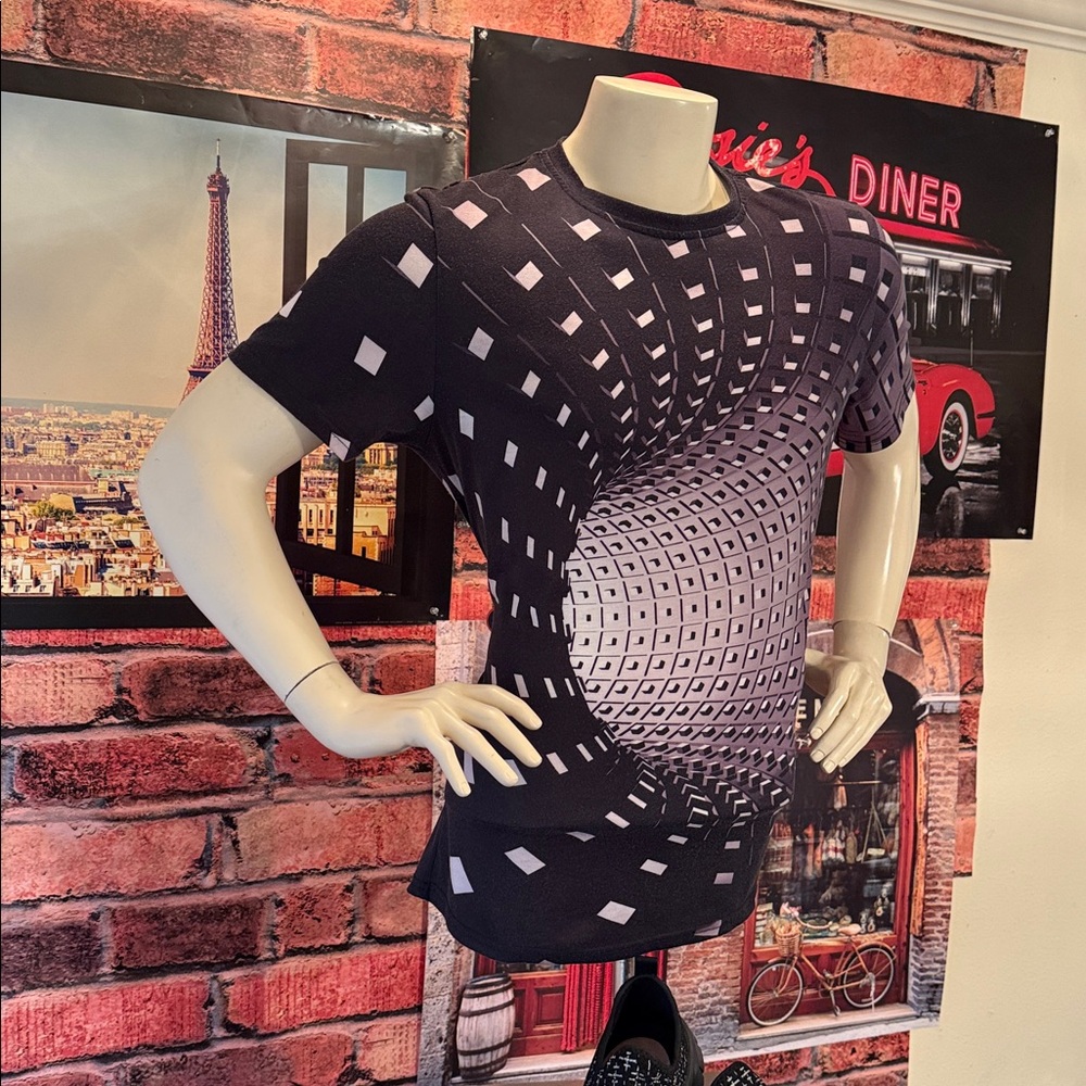 SHEIN Design Tee Shirt - Picture 9 of 17
